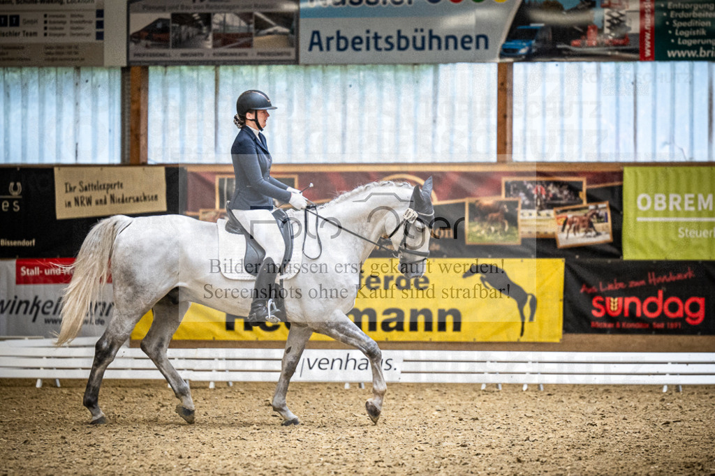 DOS_4623 | Entdecke hochwertige Reitturnierfotos von Foto Oger. Professionell, emotional und authentisch – jetzt Lieblingsmomente im Shop bestellen.Deutschlandweite Turnierfotografie. - Realisiert mit Pictrs.com