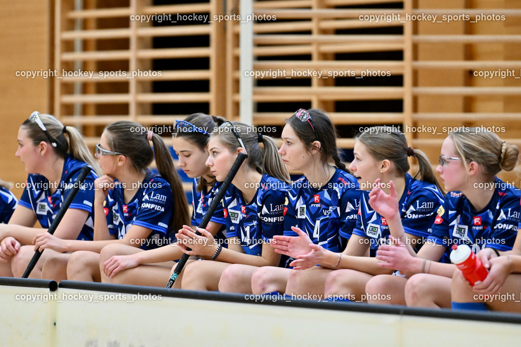VSV Unihockey Damen vs. FCB München | Spielerbank VSV Unihockey, VSV Unihockey Damen vs. FCB München, VSV Unihockey Damen vs. FCB München am 24.01.2026 in Villach (Ballspielhalle St. Martin), Austria, (Photo by Bernd Stefan)