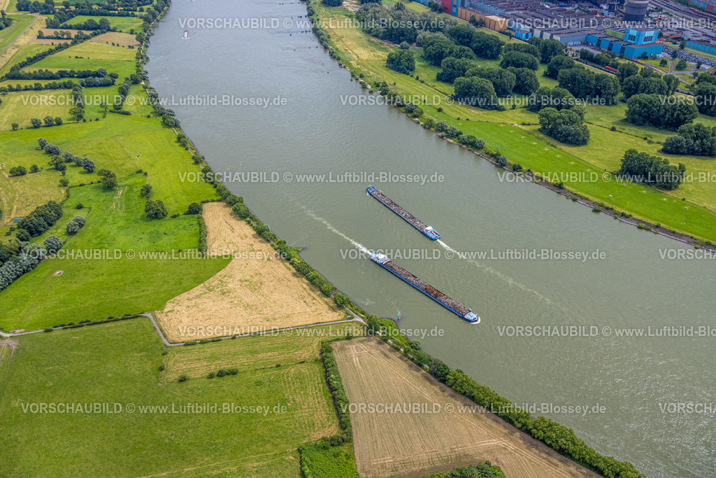 Duisburg240702357-Nord | Luftbild, Duisburg-Nord, Binnenschifffahrt mit Lastenschiffen auf dem Fluss Rhein bei Beeckerwerth, Baerl, Duisburg, Ruhrgebiet, Nordrhein-Westfalen, Deutschland