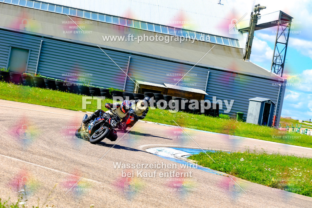 095-6139 | Hier findet Ihr Bilder von Touristenfahrten auf der Nürburgring Nordschleife oder von anderen Veranstaltungen die ich besucht habe. Viel Spass beim Durch Schauen 