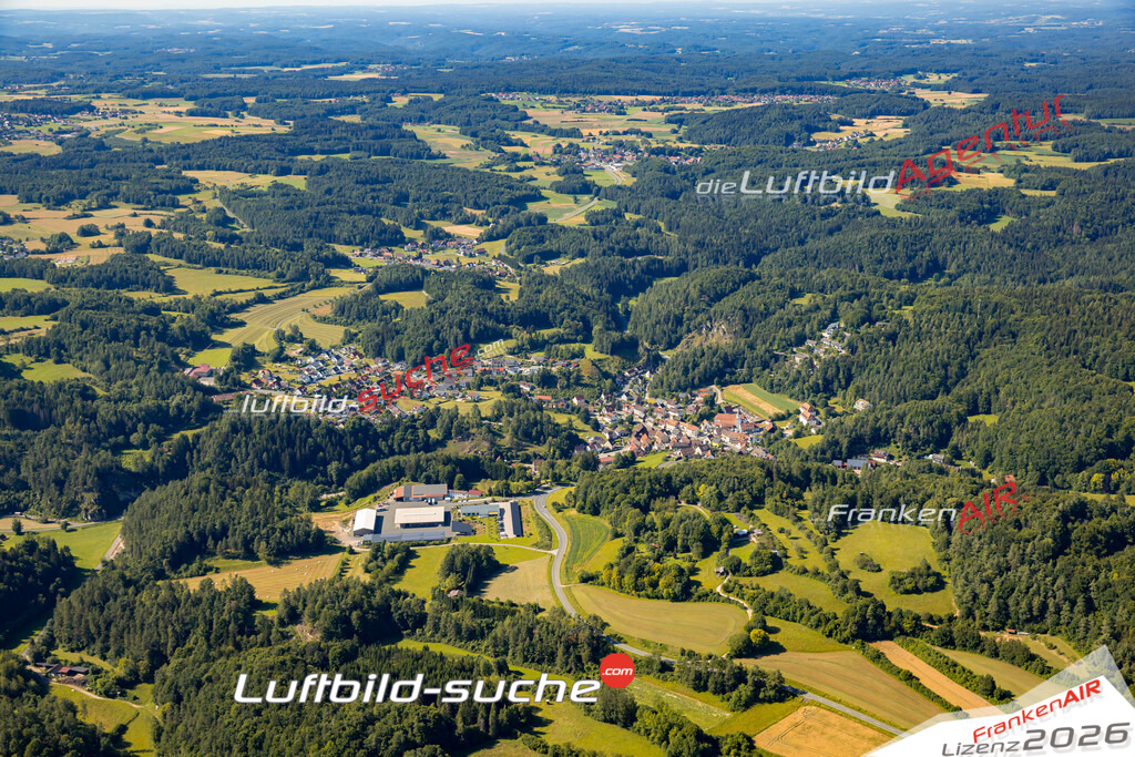 Das Luftbild zeigt :  Obertrubach - Die Luftaufnahme wurde 2024 vom UL-Flugzeug aus erstellt ( keine Drohne ) - Hochauflösende Luftaufnahme - Für grossformatige Ausdrucke geeignet. Die Geschenkidee !Mit Lizenz und Bildrechte bestellbar