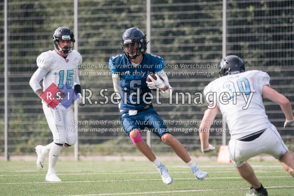 RS-1-131204 | Lorenz Witthöft (#5, Blue Devils), Helge Lohmann (#15, Ravens), Jonas Linke (#30, Ravens)