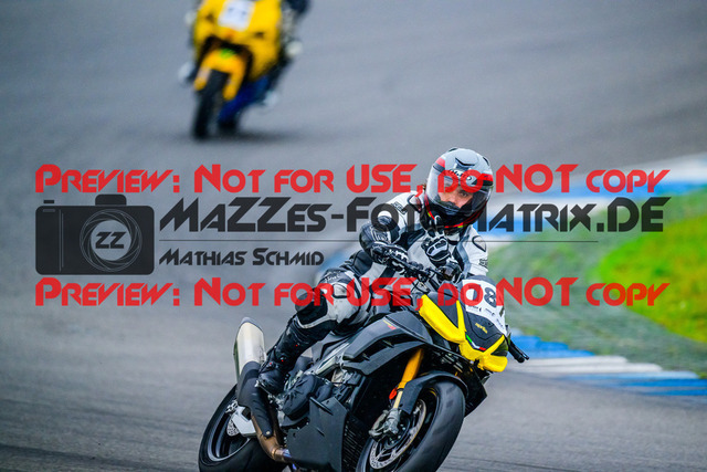 MaZZes_FotoMatrix_240614_6007705_6133 | GELB