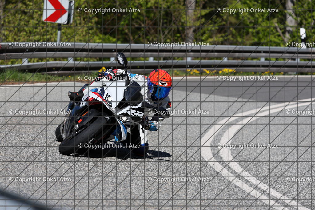 IMG_8350 | Fotograf am Kyffhäuser. Onkel Atze. Kyffhäuser Rennstrecke. Café36. Motorsportfotografie. - Realisiert mit Pictrs.com