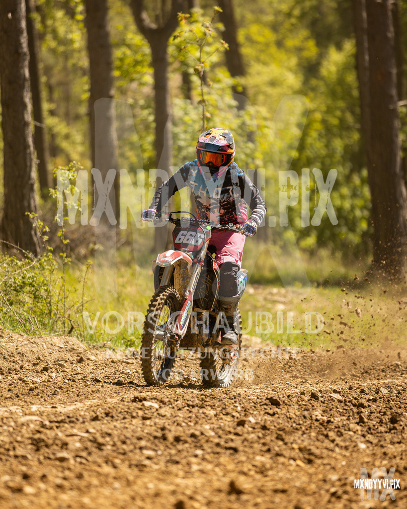 866A5201 | mxndyyvipix