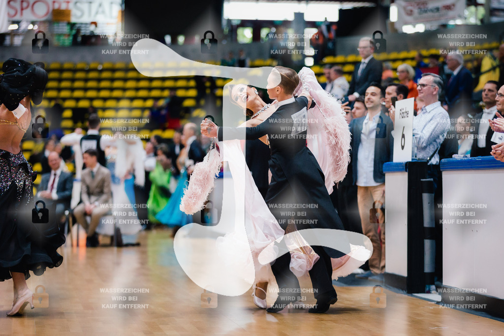Hessen Tanzt WDSF Open Junior II Standard 5th (217) Vitalii Karnaukhov _ Elizaveta Beloedova (TC Rot-Weiß Leipzig)-2025-05-17-7894 | Webshop for digital downloads and prints of dance sport, event & show photographer Julian Link - Realisiert mit Pictrs.com