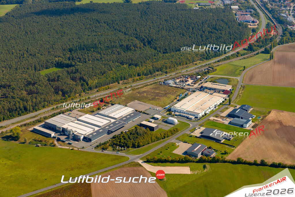 Luftaufnahme der Stadt Emskirchen - Die Luftaufnahme wurde 2025 vom UL-Flugzeug heraus erstellt ( keine Drohne ) - Hochauflösende Luftaufnahme - für professionelle Ausdrucke geeignet. Die Geschenkidee !Mit Lizenz und Bildrechte bestellbar