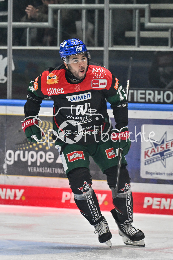 Augsburger Panther - Nürnberg Ice Tigers | Jubel der Panther nach dem Treffer zum 1-0 durch Nicholas BAPTISTE (Augsburger Panther 73) / Freude / happy / Tor / Torschuetze / DEL: Augsburger Panther - Nuernberg Ice Tigers, Curt Frenzel Stadion am 03.01.2025