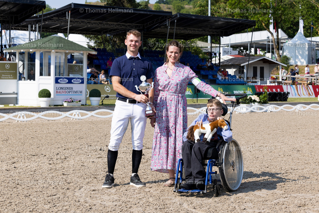 TH_Anuschka Baier_ Raphael Netz_ DKThR_ For Heros_8736 | Longines Balve Optimum 2023 am 09.06.23 in Balve, Schloss Wocklum, Thomas Hellmann, Anuschka Baier, Raphael Netz, DKThR, For Heros