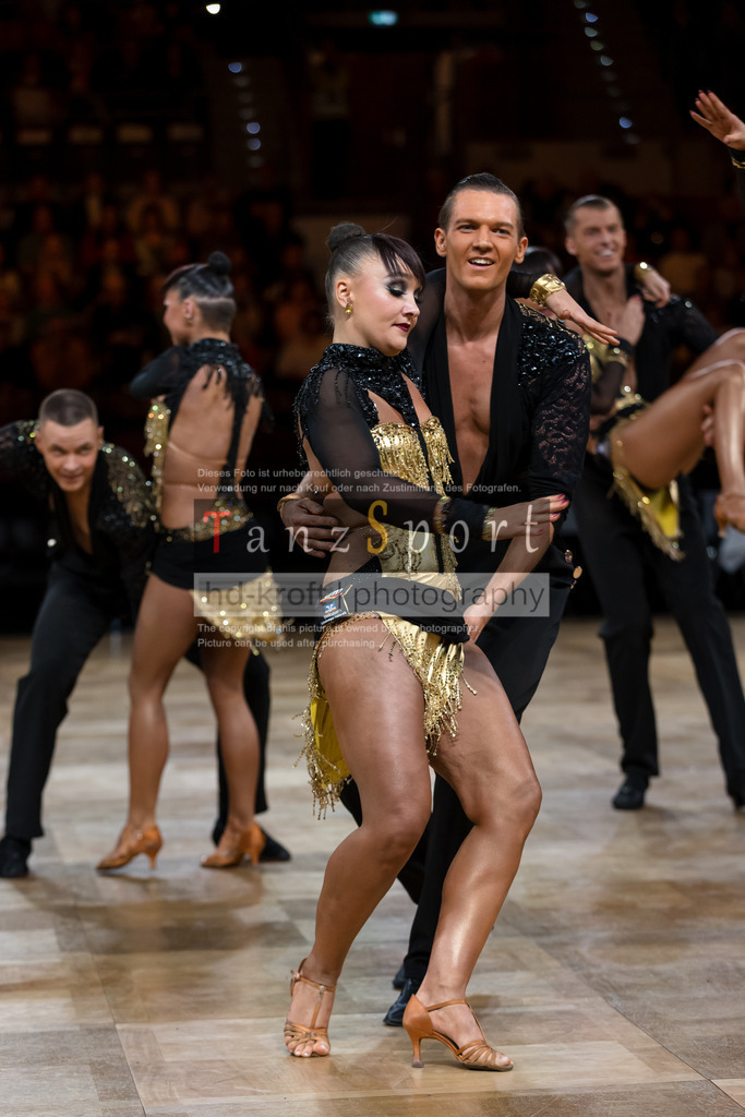 20241109_DM-Formationen_Vorrunde_1072 | Tanzsportbilder, Standardtanz, Lateintanz, WDSF, DTV, LTVB, dancecomp, goc, hessen tanzt, blaues band der spree, walzer, tango, wiener walzer, slowfox, quickstepp, samba, rumba, cha-cha-cha, paso doble. jive, hd-kroft photography, turniertanzsport