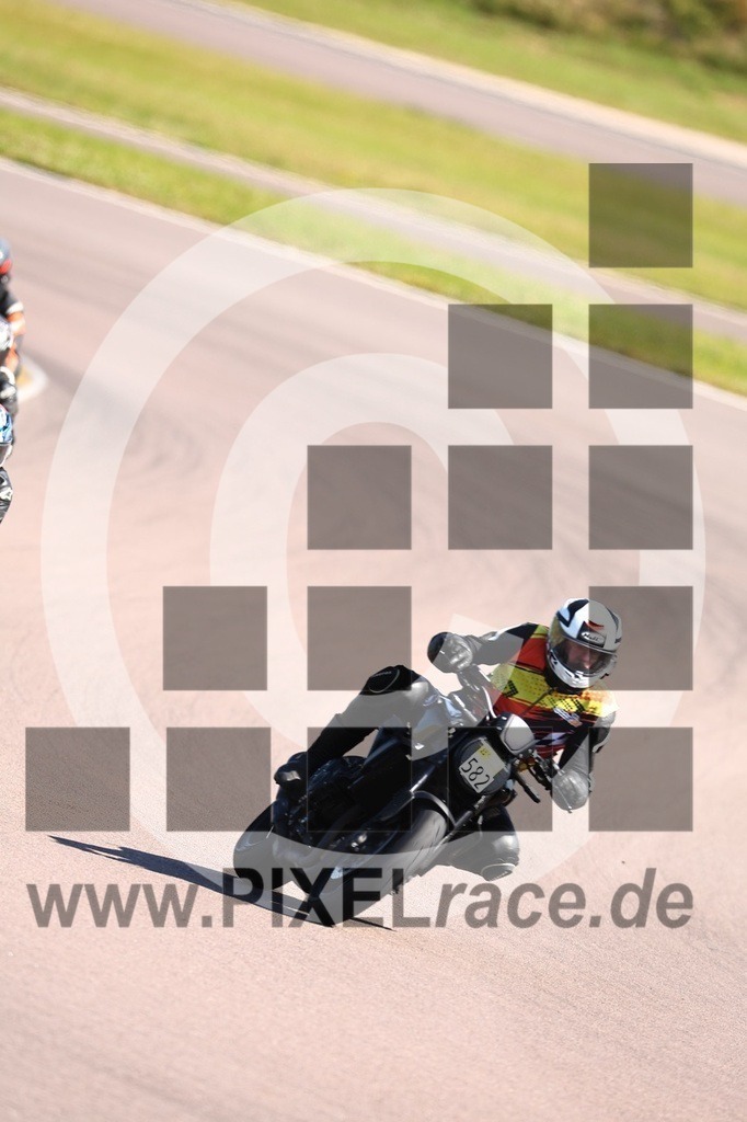 0582-20250620_00552 | Schöne Erinnerungen an spannende Momente - das festzuhalten ist unser Job. PIXELrace.de ist seit 2003 auf den Rennstrecken Europas unterwegs um die Action draußen beim Fahren und die wunderbare Stimmung imm Fahrerlager für euch einzufangen.
