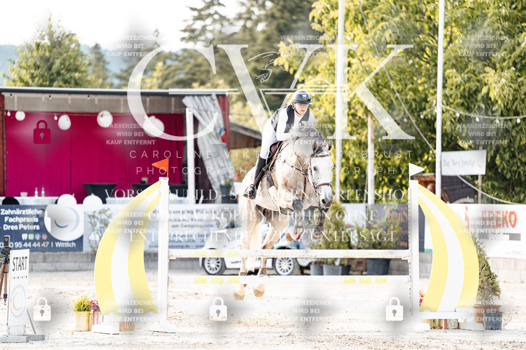 CK906739 | Turnierfotografie Pferdefotografie Trier Rheinland-Pfalz Pferdesport Reitsport Tierfotografie Sportfotografie Pferdevideo Pferdevideografie Equestrianvideography equestrianphotography  - Realisiert mit Pictrs.com