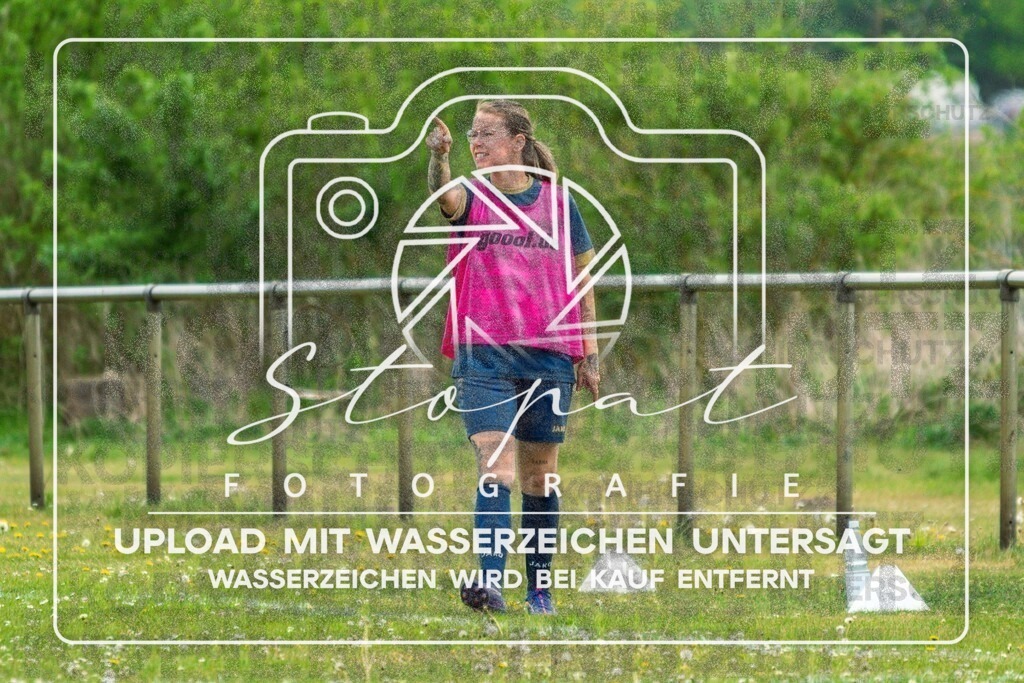 Kreisliga Damen HK - SVN Buchholz vs. SG Fulde | Charlyn Prajs; Kreisliga Damen HK - SVN Buchholz vs. SG Fulde am 03.05.2026 in Sportplatz Buchholz, Buchholz (Aller) - Realisiert mit Pictrs.com