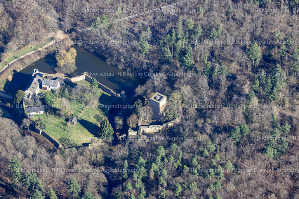 Luftbilder Euskirchen-9852 | Luftbildfotografie Ruine und Mauerreste der ehemaligen Burganlage " Hardtburg " an der Straße Eremitageweg in Euskirchen im Bundesland Nordrhein-Westfalen, Deutschland - Realisiert mit Pictrs.com