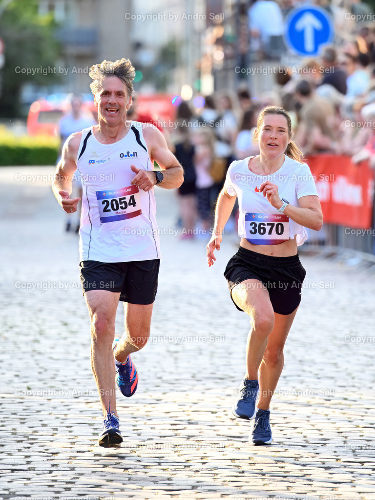 20250613_0002 | WEINGARTEN Marco (o.t.n Lauflabor) &amp; WISCH Jenny (MTSV Hohenwestedt) / 10 km Bäcker Andresen-Lauf / Holstenköstenlauf 2025 / Kleinflecken / 24534 Neumünster / 13.06.25 - Realisiert mit Pictrs.com