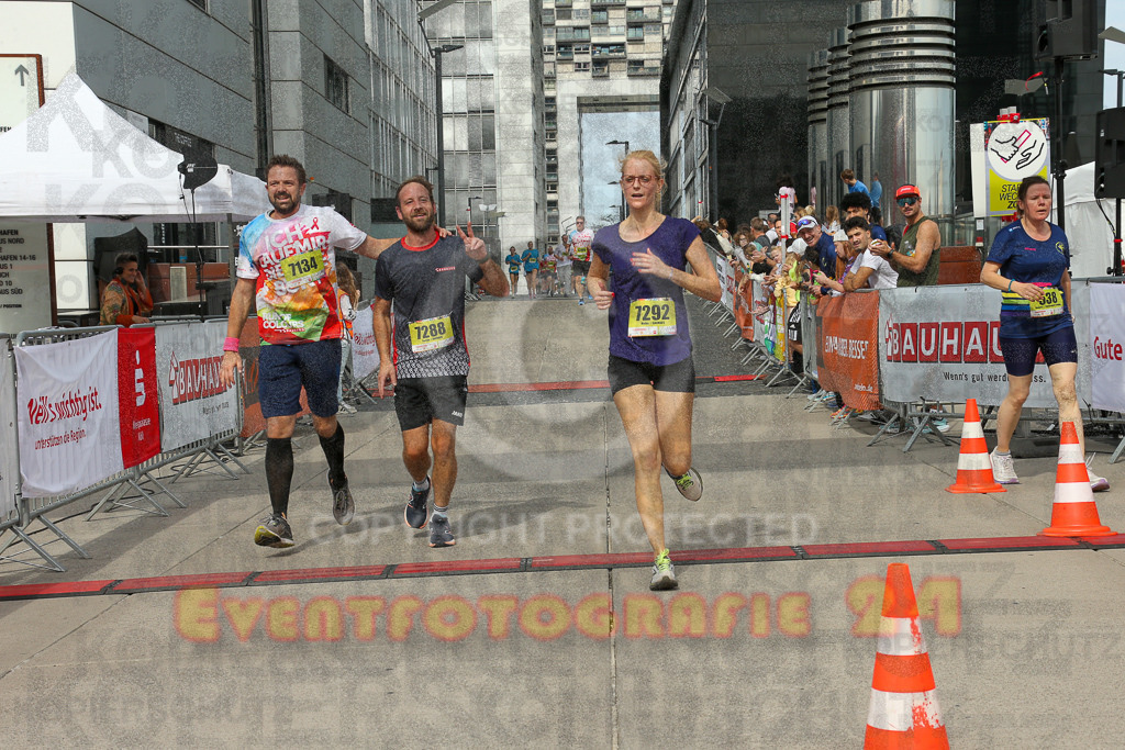 250920_1328_EX1_4817 | Sportfotografie im Rhein-Sieg Kreis, Köln, Bonn, NRW, Rheinland Pfalz, Hessen, etc. Unser Tätigkeitsfeld umfasst den Laufsport vom Volkslauf über den Marathon, Duathlon, Triathon bis zum Ultralauf wie Kölnpfad Ultra oder Schindertrail.