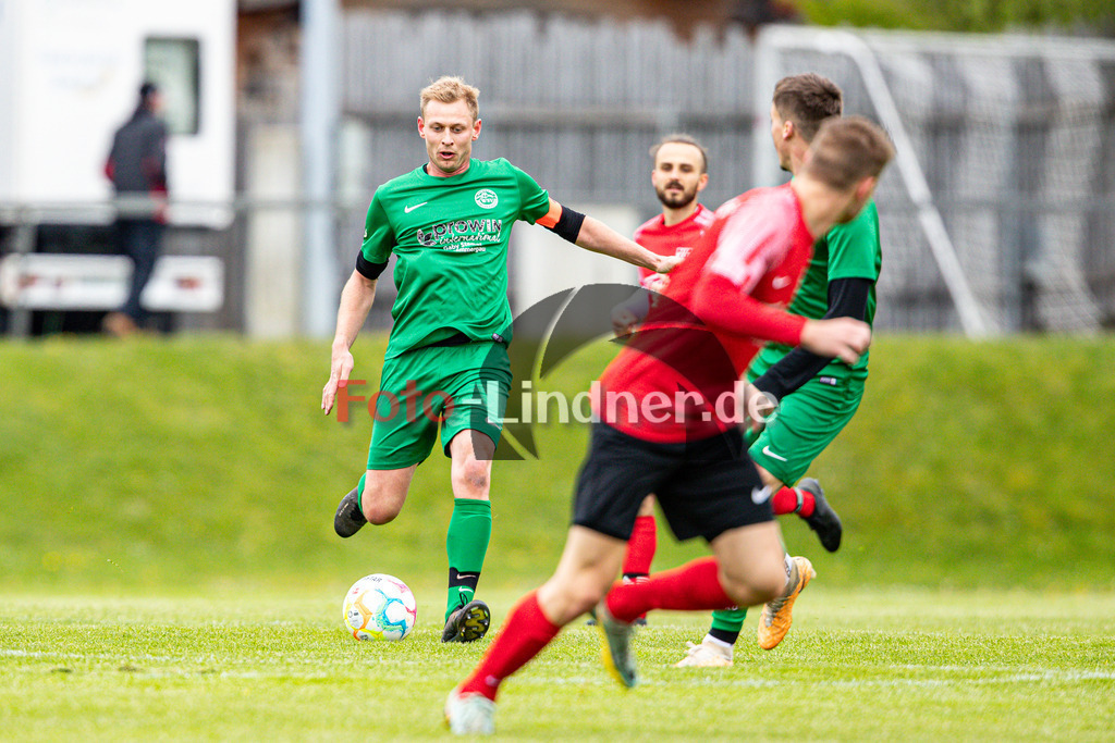 TSV Peißenberg vs WSV Unterammergau | Abstiegs Qualifikationsrunde Kreisliga Gruppe C, TSV Peißenberg vs WSV Unterammergau, 20240420,
Ferdinand BRAUCHLE (WSVU 3) in Aktion,
2024-04-20 in Peißenberg (Sportplatz Peißenberg)
3 Ferdinand BRAUCHLE (WSVU 3)
Copyright: WolfgangxLindner www.foto-lindner.de