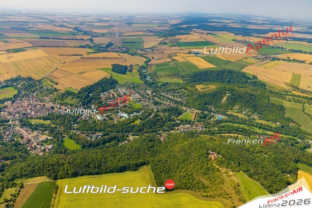 Übersichts Bild Bad Sulza - Die Luftaufnahme wurde 2025 vom UL-Flugzeug heraus erstellt ( keine Drohnenaufnahme ) - Hochauflösende Luftaufnahme - für Wandbilder und großformatige Ausdrucke geeignet. Das besondere Geschenk!Hier alle&nbsp;Infos zur Lizenzierung der LuftaufnahmeWir fliegen auch dieses Jahr wieder in Ihre Region um Luftbilder zu erstellen.- Luftbild anfragen