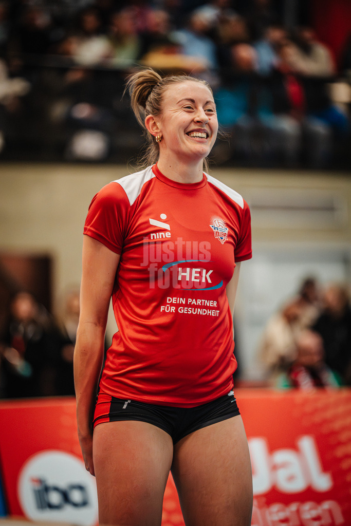 Volleyball | Frauen | Saison 2025/2026 | Volleyball Bundesliga | ETV Hamburger Volksbank Volleys vs. USC Münster | 22.01.2026 | Leonie Körtzinger (#7, ETV Hamburger Volksbank Volleys) beim Aufwärmen