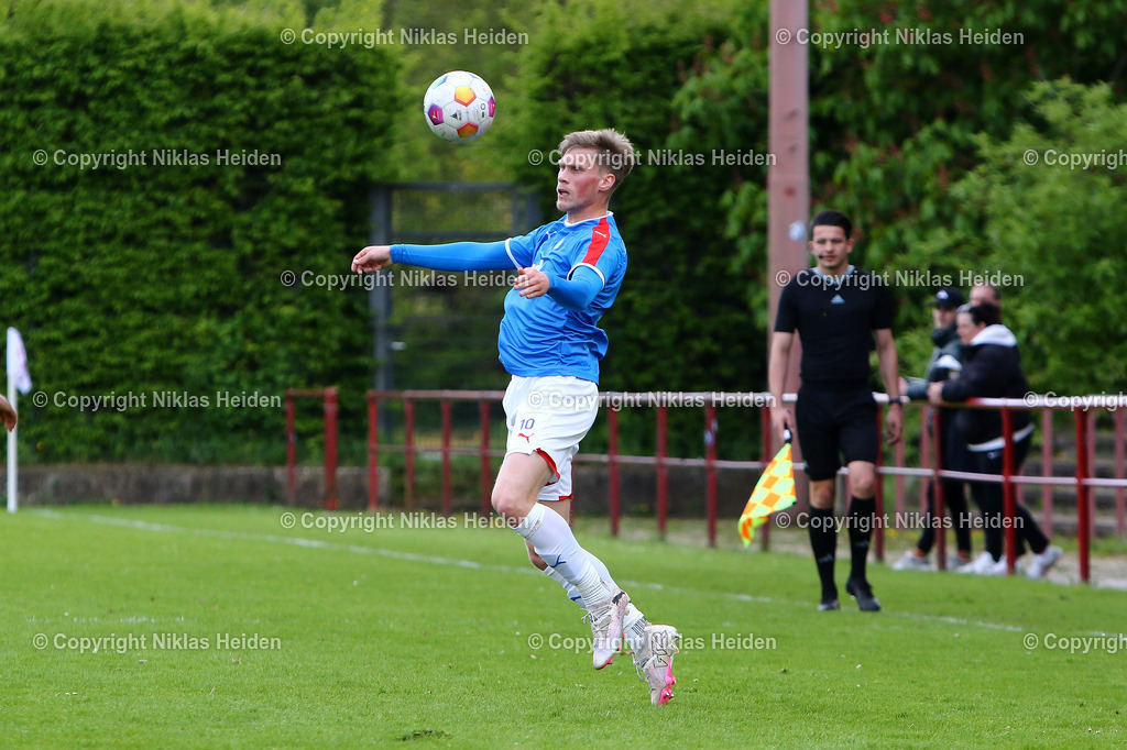 NH_EimsbüttelerTV_HolsteinKielU23_RegionalligaNord_21042024 | #10 Jonas Sterner (Holstein Kiel U23)

Fußball I Herren I Regionalliga Nord I Saison 2023-2024 I 30. Spieltag I Eimsbütteler TV - Holstein Kiel U23 I 21.04.2024 I Sportpark Eimsbüttel