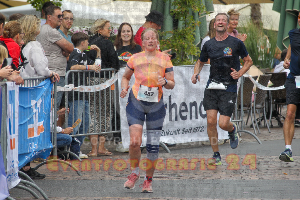 250824_1423_EV4_1650 | Sportfotografie im Rhein-Sieg Kreis, Köln, Bonn, NRW, Rheinland Pfalz, Hessen, etc. Unser Tätigkeitsfeld umfasst den Laufsport vom Volkslauf über den Marathon, Duathlon, Triathon bis zum Ultralauf wie Kölnpfad Ultra oder Schindertrail.