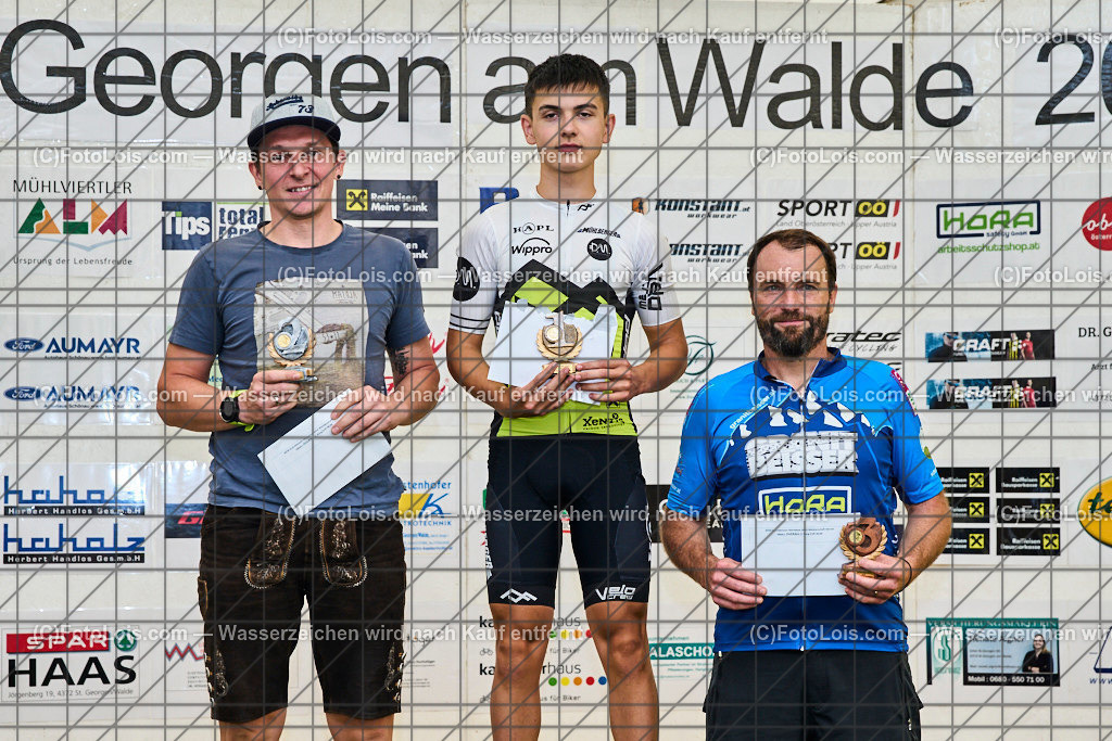 ALP7874_GRANITBEISSER_Siegerehrung_Small | (C)FotoLois.com, Alois Spandl, 28. GRANITBEISSER Mountainbike-Marathon in St. Georgen am Walde, Sa 3. Sept. 2022.