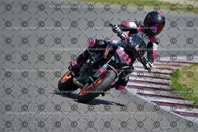 26BT02-1546 | markuskiefer.com - Realisiert mit Pictrs.com