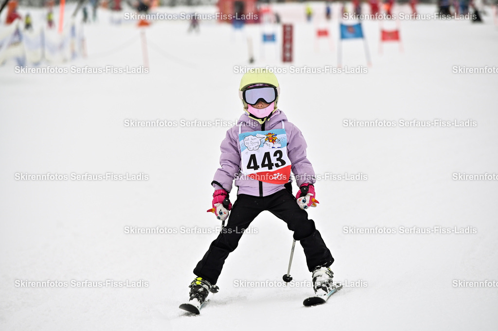 SRF_20.02.2026_0253 | Skirennfotos,Serfaus,Fiss,Ladis,Kinderskirennen,Winter,Tirol,Oberland,skirace,SFL,feelfree,weil wir's genießen,ski,Ski,skifahren,Sonnenplateau, - Realisiert mit Pictrs.com