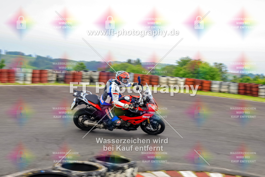 OBK-5523 | Hier findet Ihr Bilder von Touristenfahrten auf der Nürburgring Nordschleife oder von anderen Veranstaltungen die ich besucht habe. Viel Spass beim Durch Schauen 