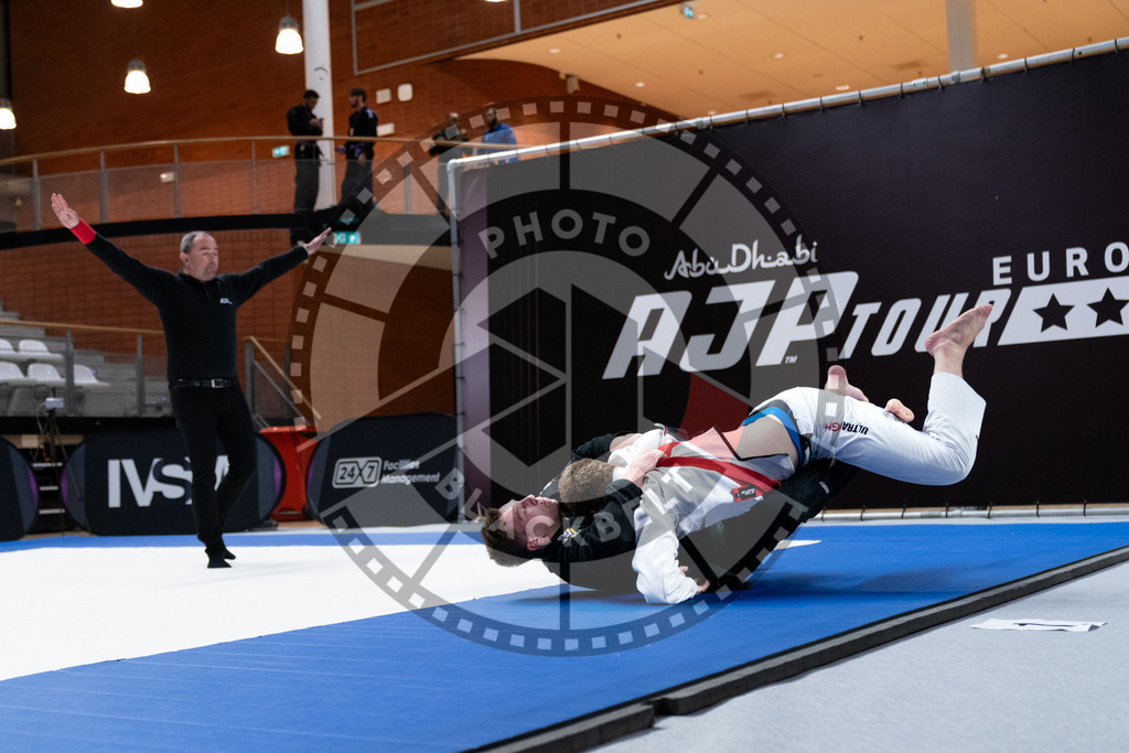20241012PBB3691 | Athletes compete during the AJP Tour Europe Continental Jiu-Jitsu Professional Championship on October 12, 2024 in Almere near Amsterdam, Netherlands. © Chiara Dazi / photoblackbelt