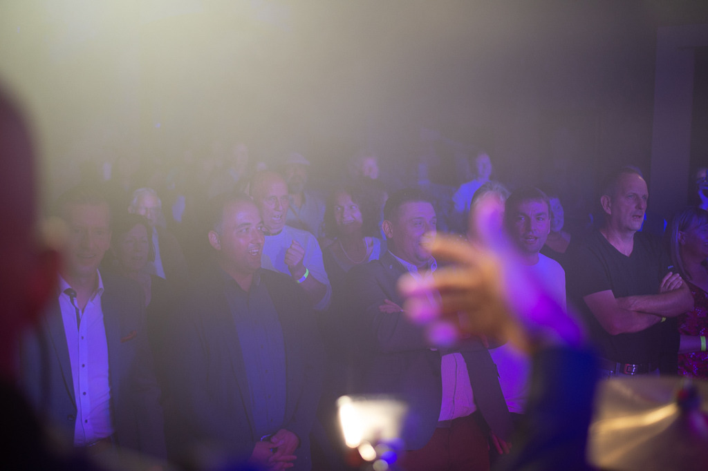 Tango meets Cuba | Tango meets Cuba mit den Klazz Brothers & Cuba Percussion im Forte Belvedere Leisnig zum Festival Hallo Leisnig 2022. - Realisiert mit Pictrs.com