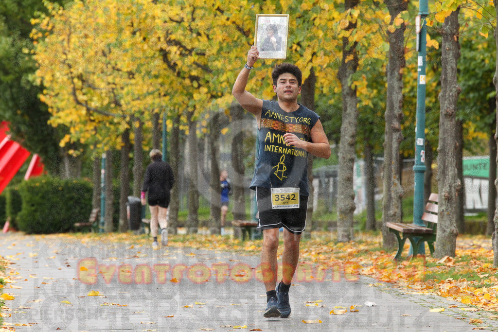 251019_1127_EV4_3792 | Sportfotografie im Rhein-Sieg Kreis, Köln, Bonn, NRW, Rheinland Pfalz, Hessen, etc. Unser Tätigkeitsfeld umfasst den Laufsport vom Volkslauf über den Marathon, Duathlon, Triathon bis zum Ultralauf wie Kölnpfad Ultra oder Schindertrail.