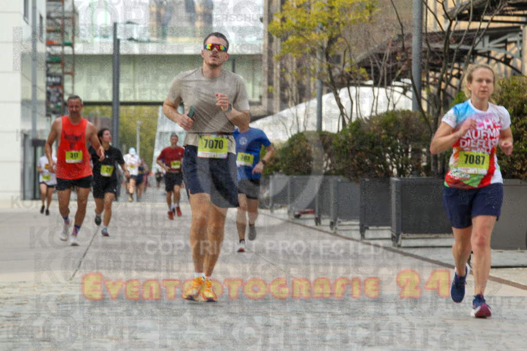 250920_1528_EV4_8902 | Sportfotografie im Rhein-Sieg Kreis, Köln, Bonn, NRW, Rheinland Pfalz, Hessen, etc. Unser Tätigkeitsfeld umfasst den Laufsport vom Volkslauf über den Marathon, Duathlon, Triathon bis zum Ultralauf wie Kölnpfad Ultra oder Schindertrail.