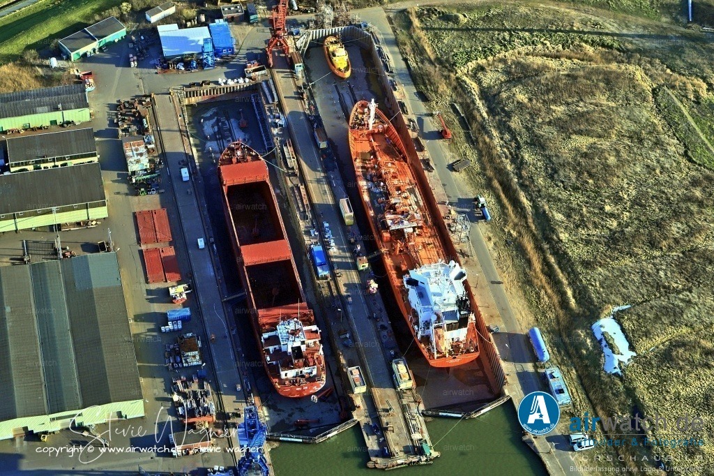 HDR - Husumer Dock und Reparatur GmbH & Co. KG | Entdecken Sie atemberaubende Luftbilder und Fotografien auf airwatch.de - Tauchen Sie ein in eine Welt voller faszinierender Aufnahmen aus der Vogelperspektive.
