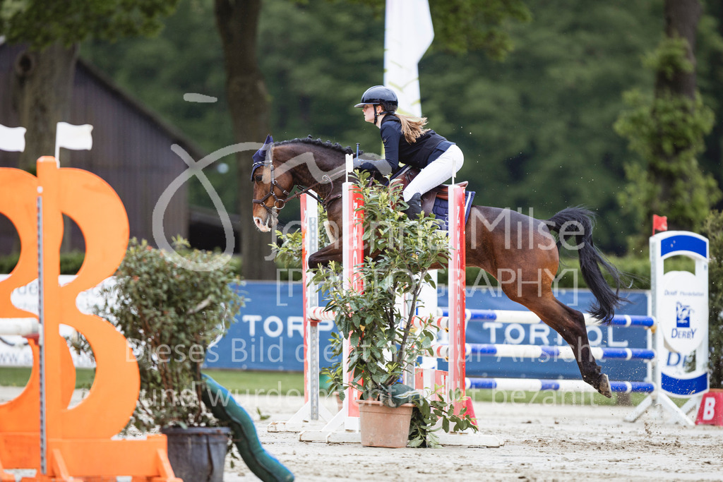 240504_PonyTrophy-219 | Deine schönsten Turniermomente als professionelle Fotos! Entdecke hochwertige Pferdesport-Fotografie im Online-Shop. Jetzt Fotos finden & bestellen!