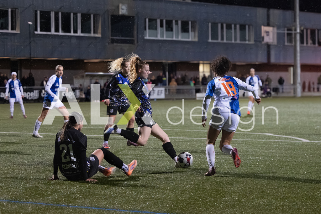 Fußball I Frauen I Saison 2025-2026 I AXA Women's Super League | Women I 14. Spieltag I Grasshoppers Club Zürich - FC Luzern I 14.02.2026 | 4 Mia Knapp (CH) (FC Luzern) – Abwehr - Realisiert mit Pictrs.com