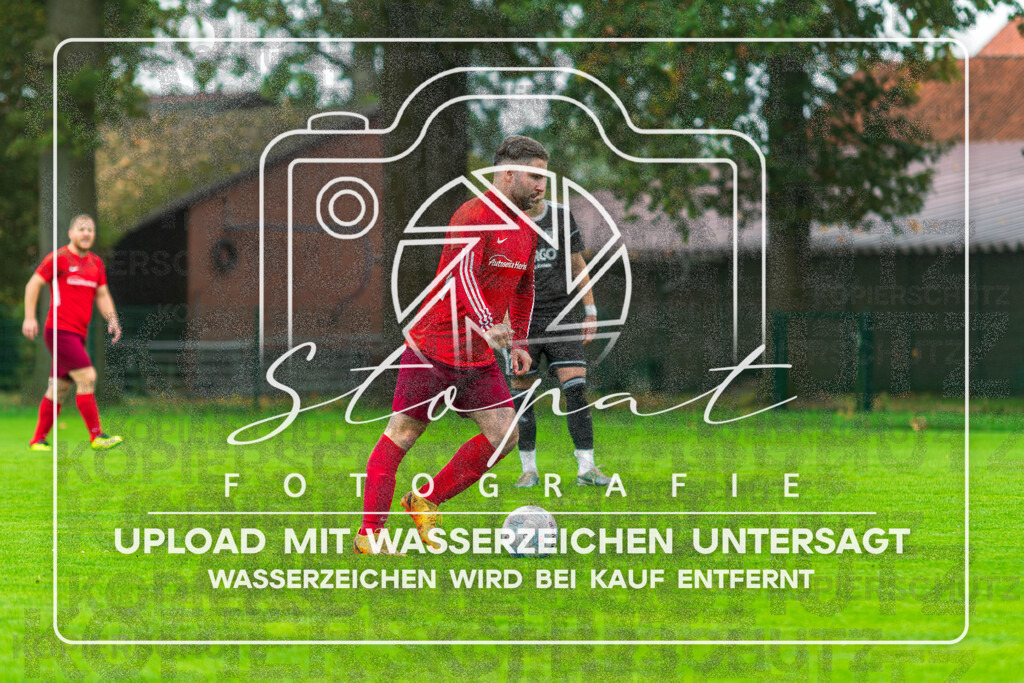 FSFSLEN-1004 | Rezan Alpinar (Eintracht Leinetal 4 #10) beim Herren 3. Kreisklasse HK Spiel zwischen FG Fulde-Stellichte 2 und Eintracht Leinetal 4 im Fulder Zentralstadion, Fulde (Simon Paul Stopat) - Realisiert mit Pictrs.com