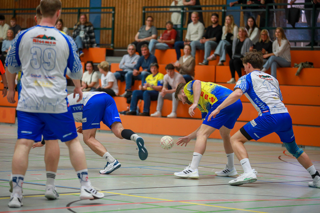 SVN_TVIssum_250426_099 | Bildergalerie von Sport-Ereignissen aber auch von weiteren spannenden Dingen - nicht nur vom Niederrhein. In Anlehnung an den bekannten Spruch von Hanns Dieter Hüsch heißt das Motto: "Niederrhein ist überall".  - Realisiert mit Pictrs.com