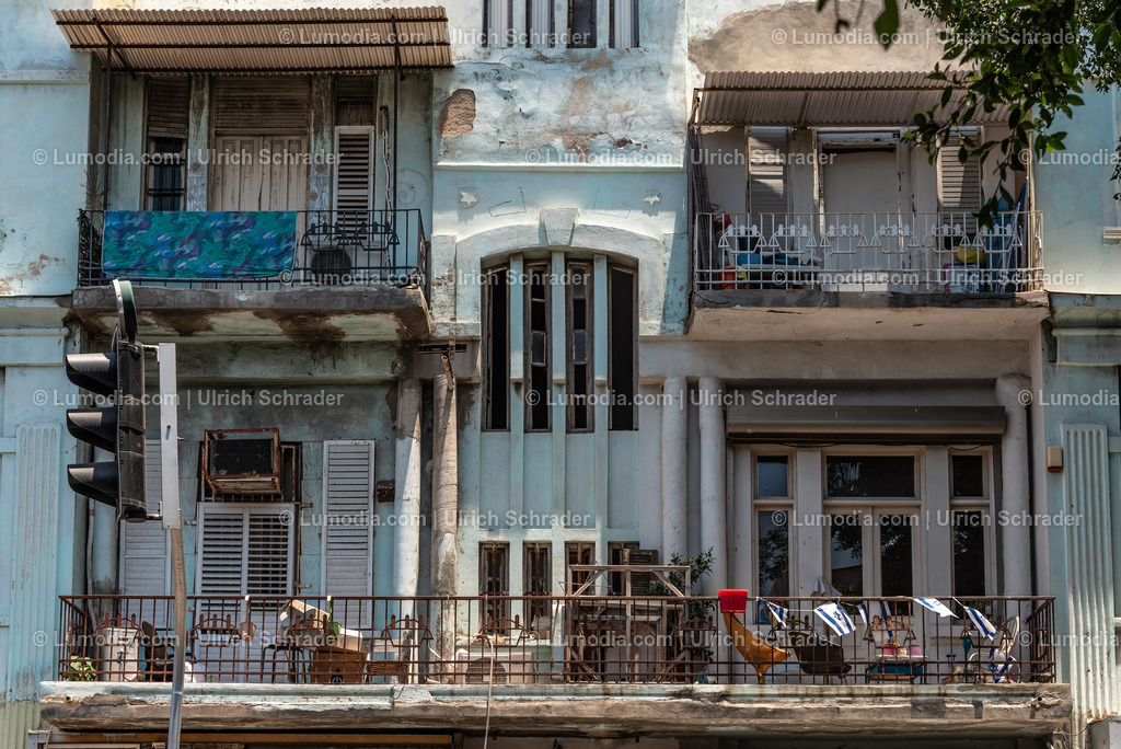 10972-10187 - Tel Aviv - Rothschild Boulevard | Stockfoto und Bilderpool mit Bildmaterial aus Deutschland, dem Harz, Halberstadt, Quedlinburg, Wernigerode und weltweit. Qualitativ hochwertige und professionelle Fotos anschauen und kaufen. - Realisiert mit Pictrs.com