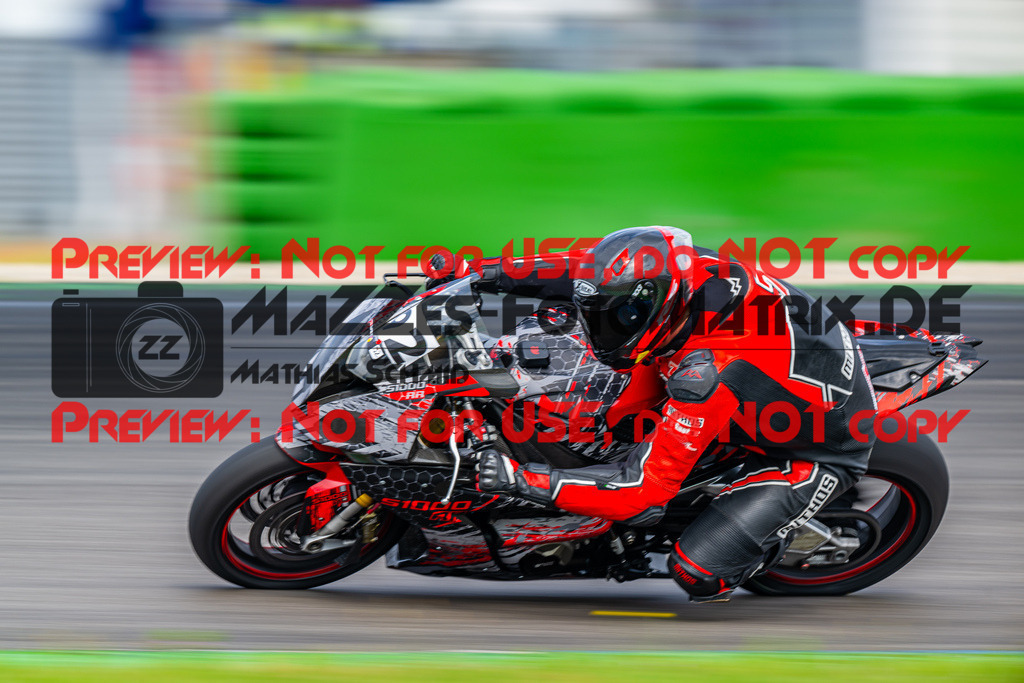 MaZZes_FotoMatrix_240702_6007705_4426 | WEISS