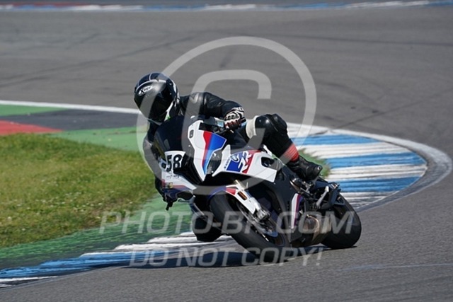 2022_05_09_PBK_26388 | Sportfotografie; SlowMotion; Video; Rennstrecke; Hafeneger; Speer; Racing; RSE; BMW; CBO; Trackday; Motorsportarena; Hockenheimring; Brno; Most; Barcelona; Valencia