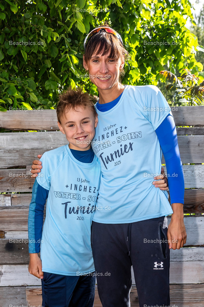 2025-200075972-Vater-Sohn-Turnier-Familienfotos | Pinar Atalay, Bundeskanzler Friedrich Merz 29.05.2025; Berlin Foto: Gerold Rebsch - www.beachpics.de
