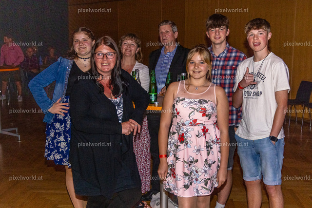 Schlager trifft Tracht | Bildershop von pixelworld.at - Realisiert mit Pictrs.com