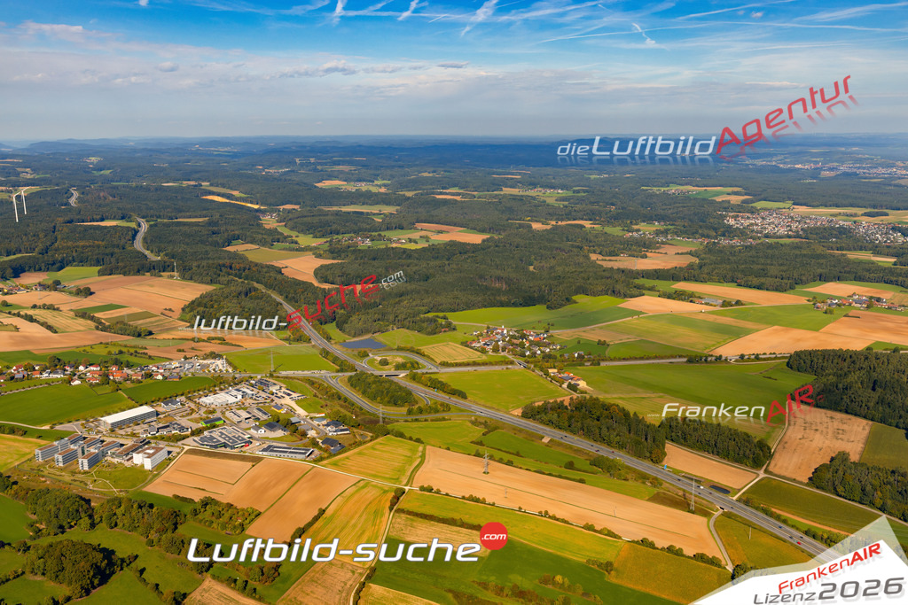 Luftaufnahme von Ursensollen Vs Google Maps- Die Luftaufnahme wurde 2025 vom UL-Flugzeug heraus erstellt ( keine Drohne ) - Hochauflösende Luftaufnahme - für professionelle Ausdrucke geeignet. Die Geschenkidee !Mit Lizenz und Bildrechte bestellbar