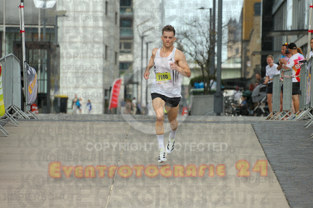 250920_1316_EX1_3944 | Sportfotografie im Rhein-Sieg Kreis, Köln, Bonn, NRW, Rheinland Pfalz, Hessen, etc. Unser Tätigkeitsfeld umfasst den Laufsport vom Volkslauf über den Marathon, Duathlon, Triathon bis zum Ultralauf wie Kölnpfad Ultra oder Schindertrail.