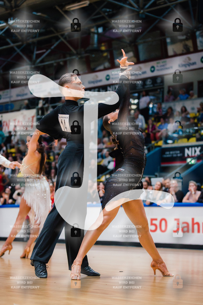 Hessen Tanzt WDSF Open Youth Latin 13th (14) Michael Bakscheev _ Julie Meck (Schwarz-Weiß-Club Pforzheim)-2025-05-17-0788 | Webshop for digital downloads and prints of dance sport, event & show photographer Julian Link - Realisiert mit Pictrs.com