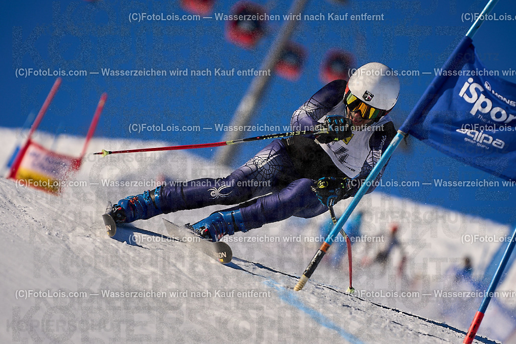 ALP2864_MASTERS-Cup_GS-B Herrn_Bobcek Leonard | (C)FotoLois.com, Alois Spandl. FIS Masters-Cup Wildschönau, Giant Slalom auf der Piste Schatzberg GS, Siegerehrung auf dem Dorfplatz Niederau, Sa 13. Januar 2024.