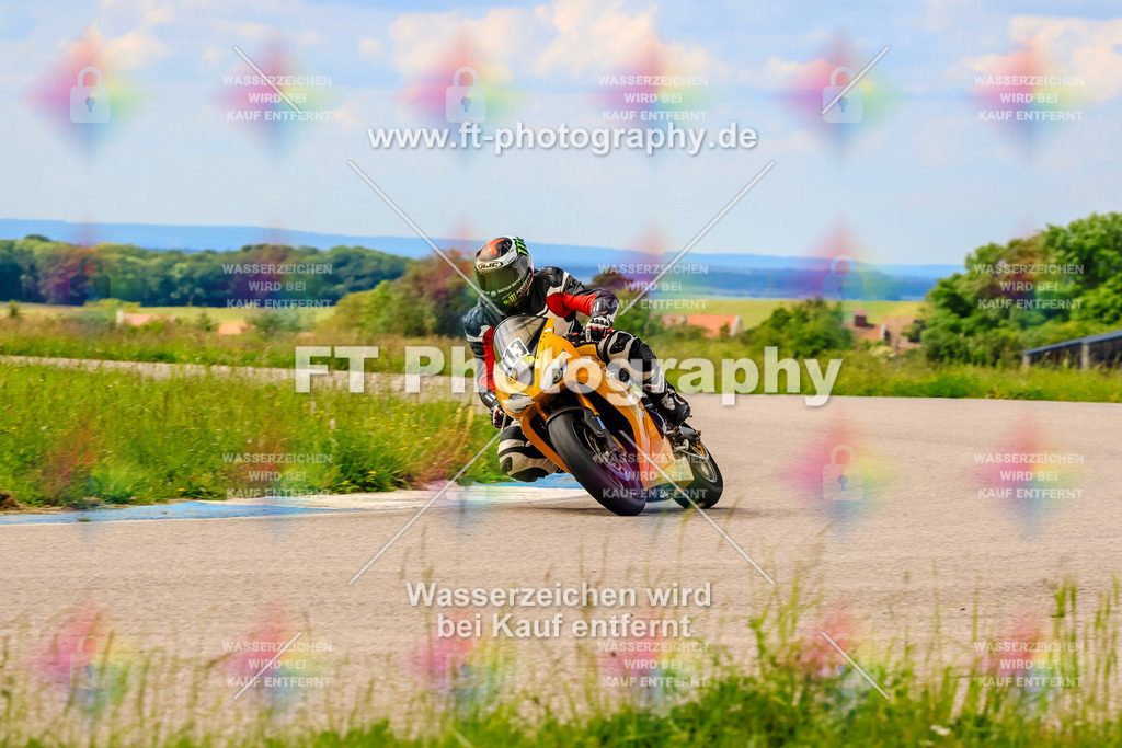 MotoTeam-0960 | Hier findet Ihr Bilder von Touristenfahrten auf der Nürburgring Nordschleife oder von anderen Veranstaltungen die ich besucht habe. Viel Spass beim Durch Schauen 