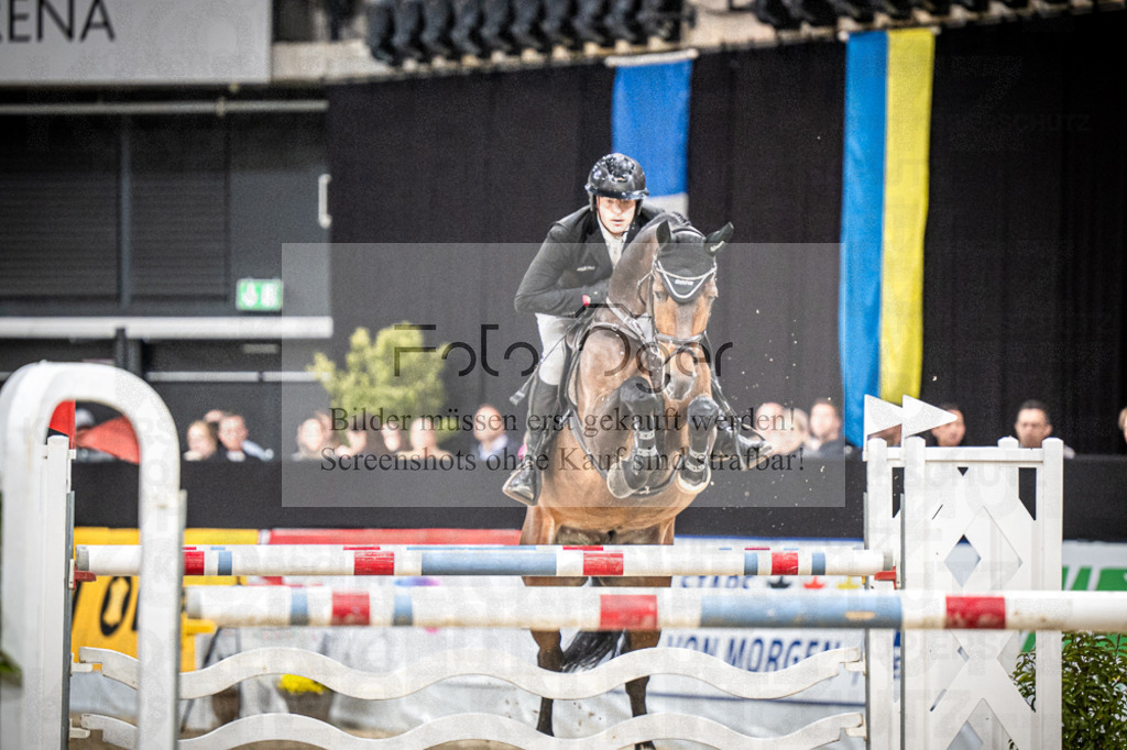DOS_2800 | Entdecke hochwertige Reitturnierfotos von Foto Oger. Professionell, emotional und authentisch – jetzt Lieblingsmomente im Shop bestellen.Deutschlandweite Turnierfotografie. - Realisiert mit Pictrs.com