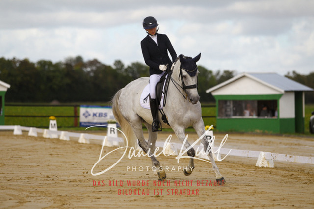 DKP45113 | Turniersportfotografie; Pferdefotografie; Dressurfotografie